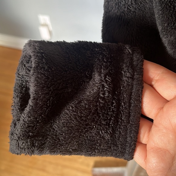 The North Face 1/4 zip pullover with Mitten sleeves - Picture 6 of 11